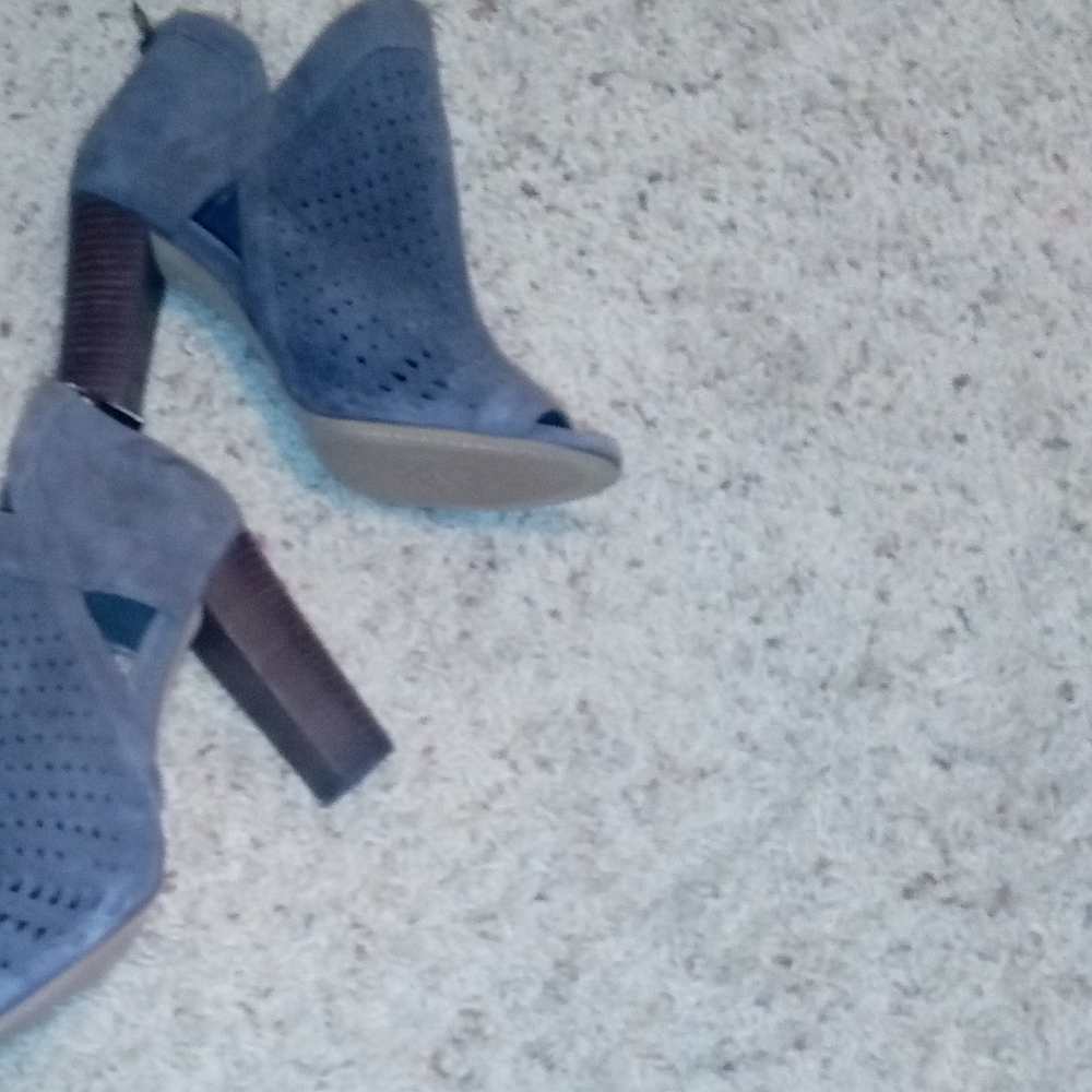 New Vince Camuto open toe grey suede heels